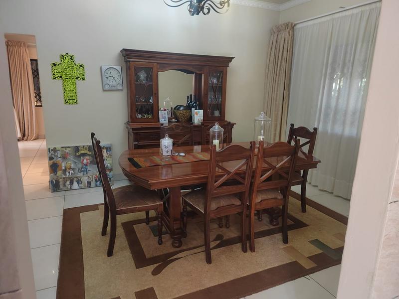 6 Bedroom Property for Sale in Geelhoutpark North West